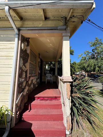 2233 85th Ave, Oakland, CA 94605