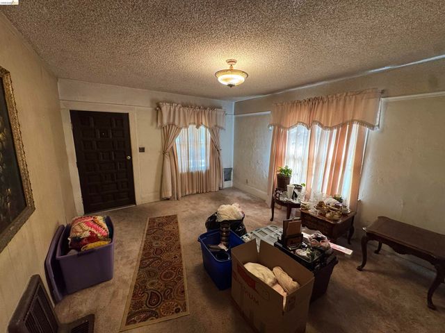 2233 85th Ave, Oakland, CA 94605