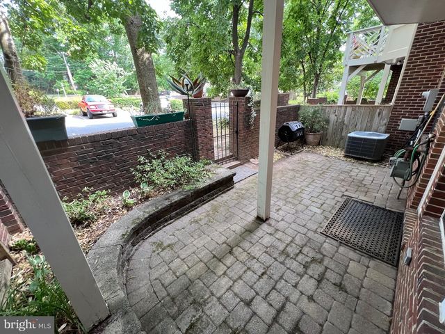 102 LOUNSBURY PL, Falls Church, VA 22046