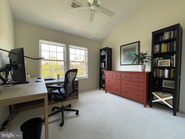 102 LOUNSBURY PL, Falls Church, VA 22046