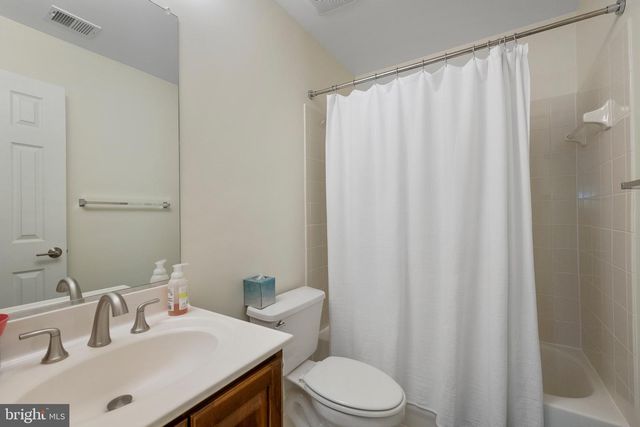 102 LOUNSBURY PL, Falls Church, VA 22046