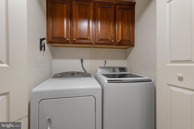 102 LOUNSBURY PL, Falls Church, VA 22046