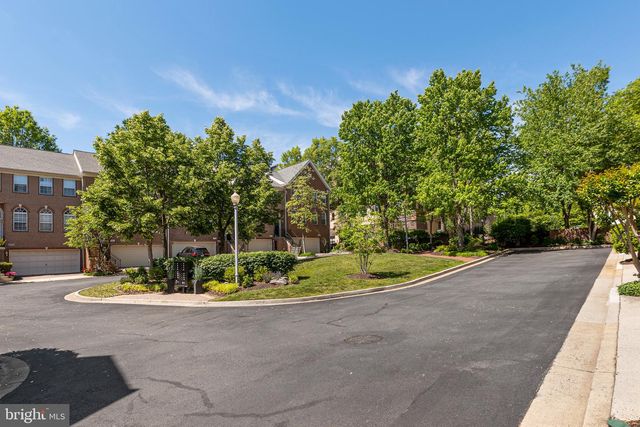 102 LOUNSBURY PL, Falls Church, VA 22046