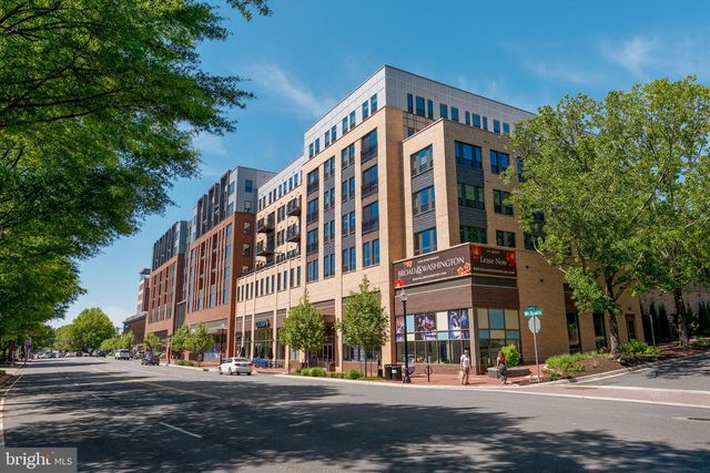 102 LOUNSBURY PL, Falls Church, VA 22046