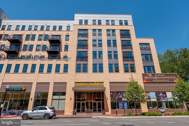 102 LOUNSBURY PL, Falls Church, VA 22046