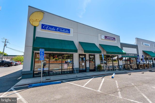 102 LOUNSBURY PL, Falls Church, VA 22046