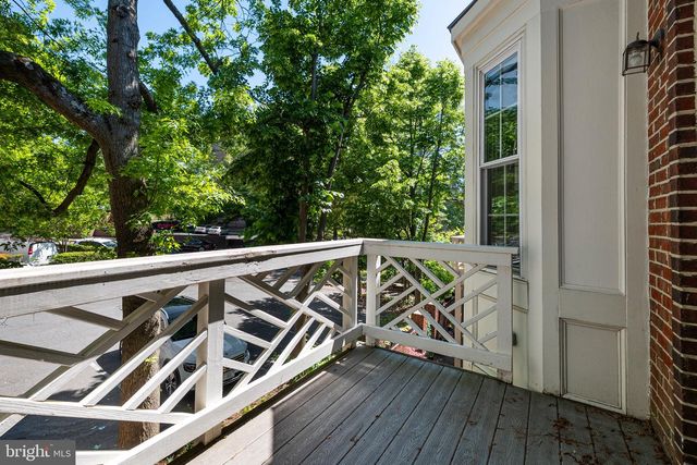 102 LOUNSBURY PL, Falls Church, VA 22046