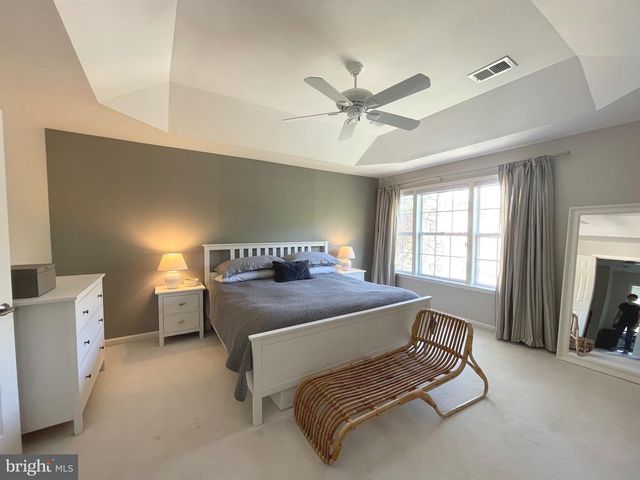 102 LOUNSBURY PL, Falls Church, VA 22046