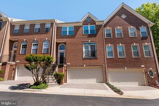 102 LOUNSBURY PL, Falls Church, VA 22046