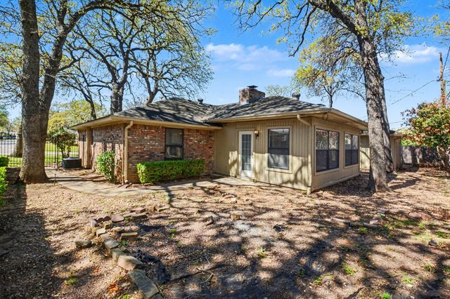 5603 Louise Way Drive, Arlington, TX 76017