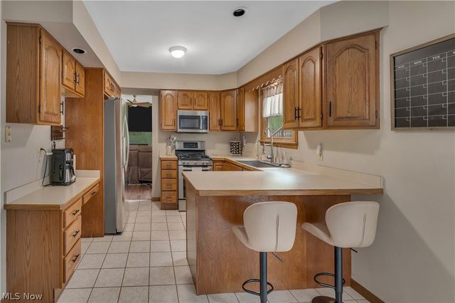 8241 Akron Canfield Road, Canfield, OH 44406