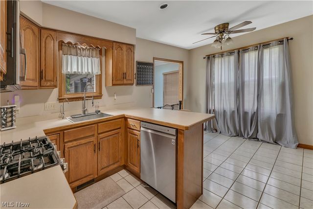 8241 Akron Canfield Road, Canfield, OH 44406