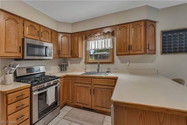 8241 Akron Canfield Road, Canfield, OH 44406