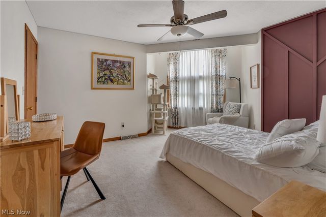 8241 Akron Canfield Road, Canfield, OH 44406