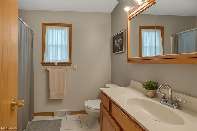 8241 Akron Canfield Road, Canfield, OH 44406