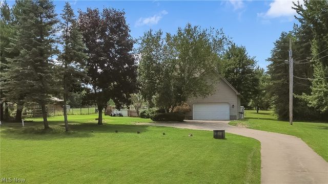 8241 Akron Canfield Road, Canfield, OH 44406