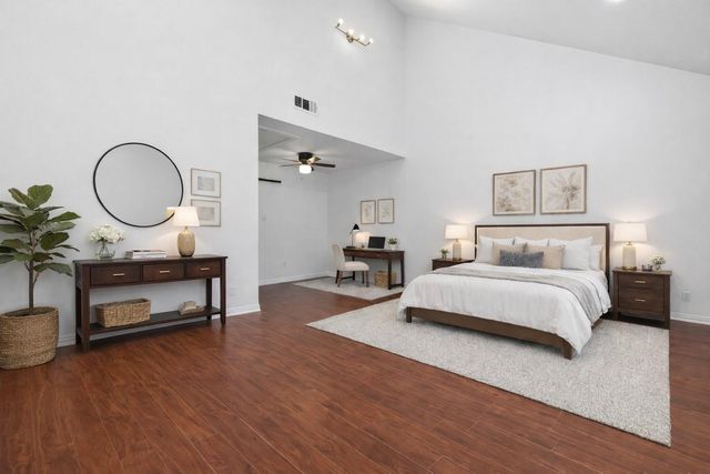 724 Country Place Drive E, Houston, TX 77079