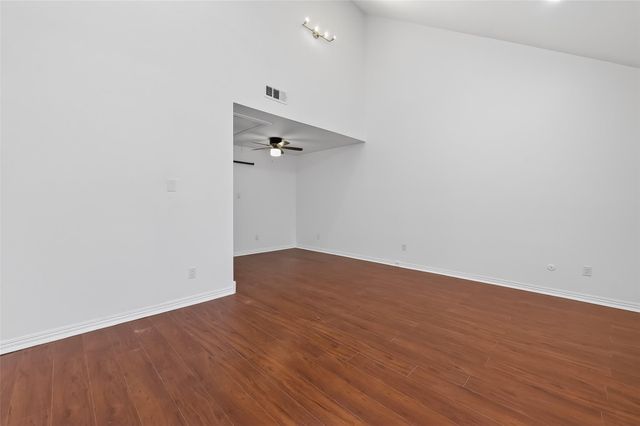 724 Country Place Drive E, Houston, TX 77079