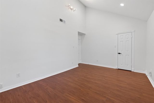 724 Country Place Drive E, Houston, TX 77079