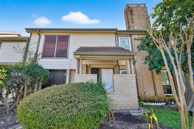 724 Country Place Drive E, Houston, TX 77079