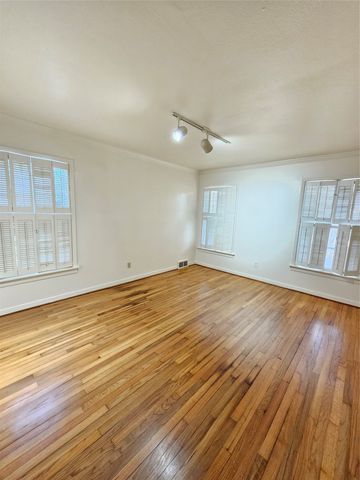 6517 Happy Lane, Dallas, TX 75230