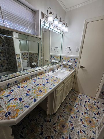 6517 Happy Lane, Dallas, TX 75230