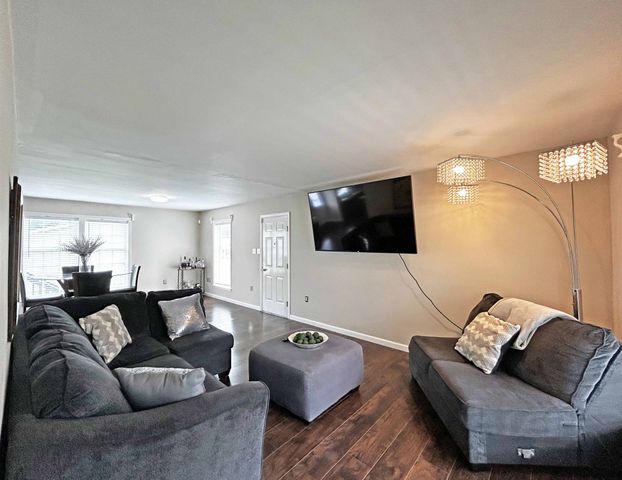 305 Wildwood Dr, Smyrna, TN 37167