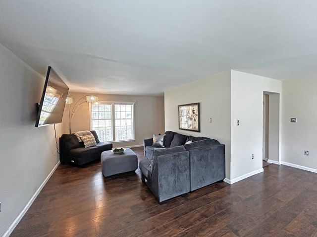 305 Wildwood Dr, Smyrna, TN 37167