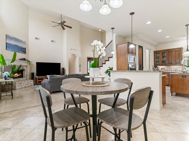 407 W Aurora Vista Trail, Aurora, TX 76078