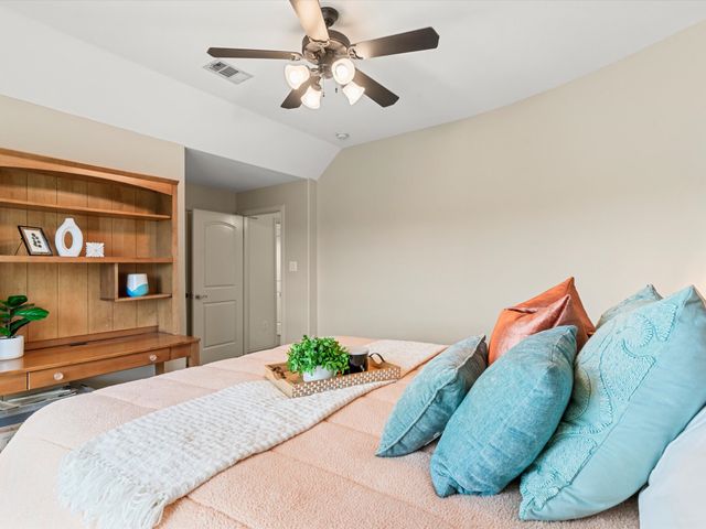 407 W Aurora Vista Trail, Aurora, TX 76078