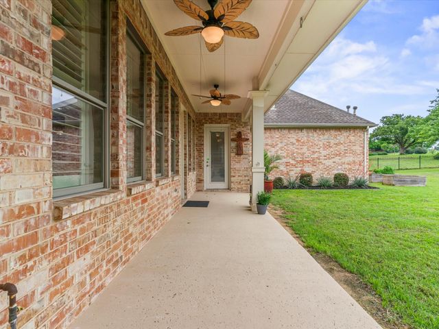 407 W Aurora Vista Trail, Aurora, TX 76078