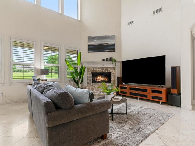 407 W Aurora Vista Trail, Aurora, TX 76078