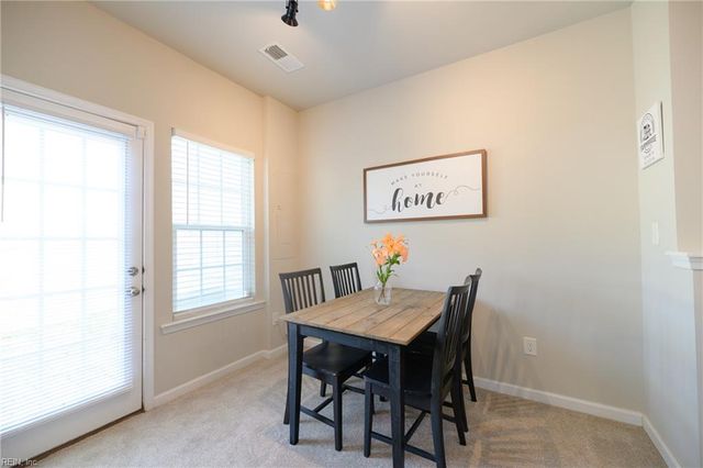 105 Hale CIR, Yorktown, VA 23690