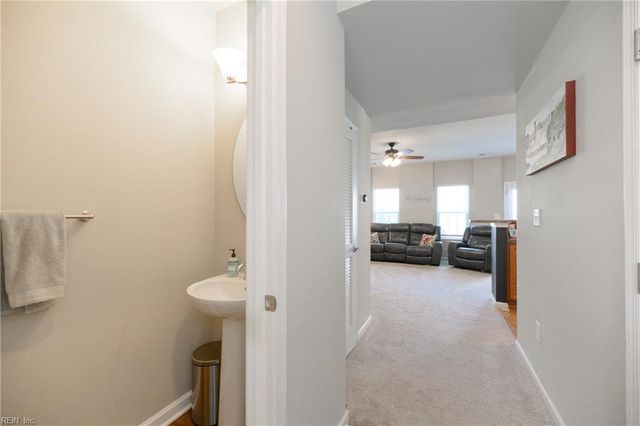 105 Hale CIR, Yorktown, VA 23690