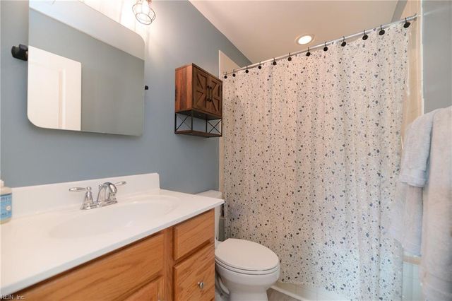 105 Hale CIR, Yorktown, VA 23690