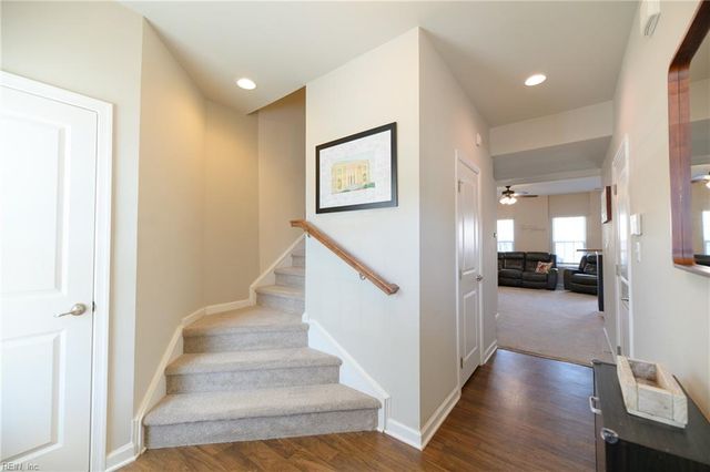 105 Hale CIR, Yorktown, VA 23690