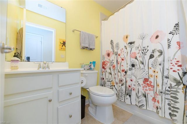 105 Hale CIR, Yorktown, VA 23690