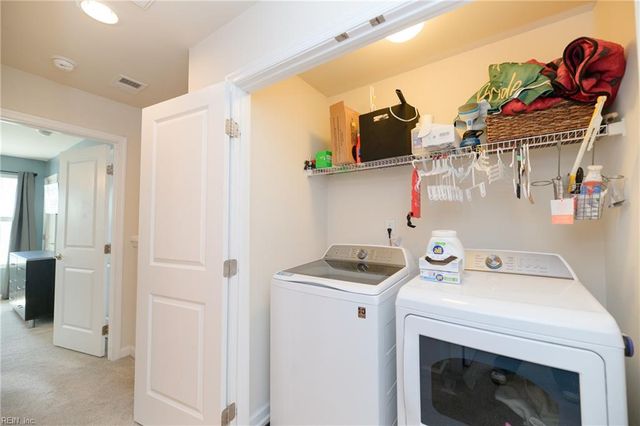 105 Hale CIR, Yorktown, VA 23690