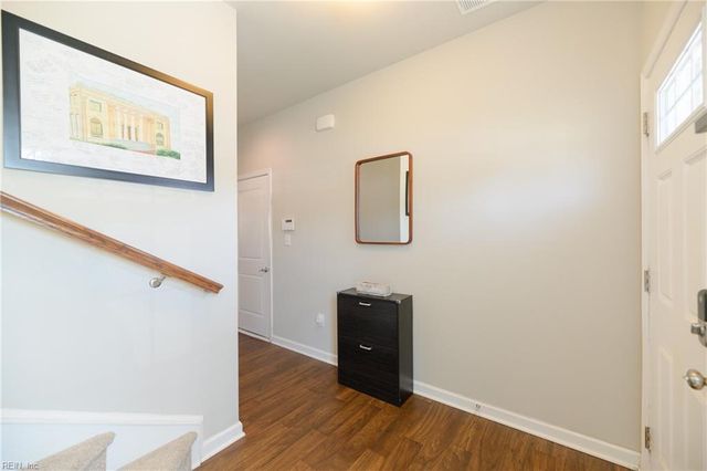 105 Hale CIR, Yorktown, VA 23690