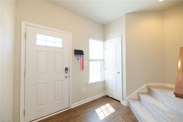 105 Hale CIR, Yorktown, VA 23690