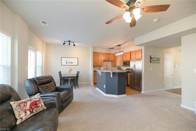 105 Hale CIR, Yorktown, VA 23690