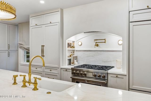 944 ELDER Lane, Jacksonville, FL 32207