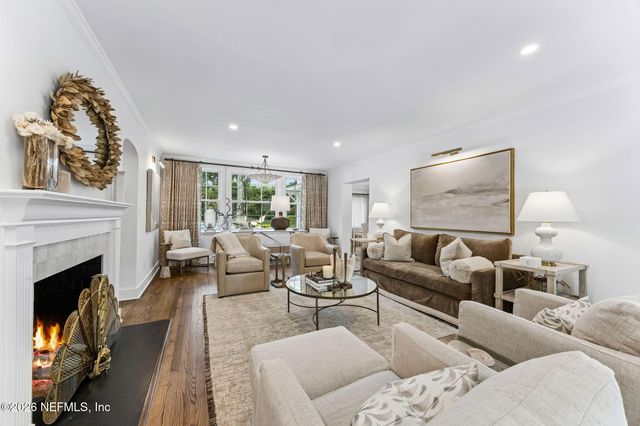 944 ELDER Lane, Jacksonville, FL 32207