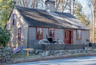 1724 South Road, South Kingstown, RI 02881