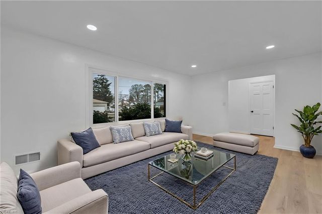 5823 Frament AVE, Norfolk, VA 23502