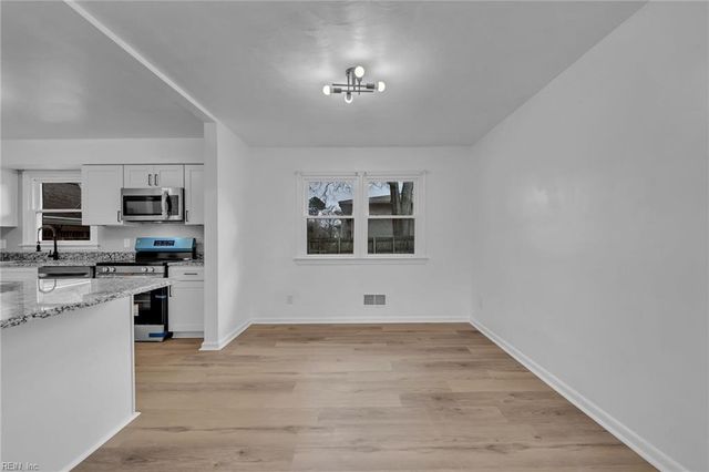 5823 Frament AVE, Norfolk, VA 23502