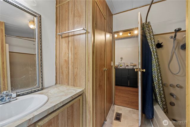 3036 Emerald Crescent Court, Camano Island, WA 98282