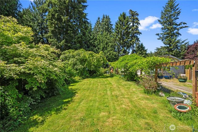 3036 Emerald Crescent Court, Camano Island, WA 98282