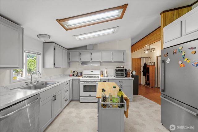 3036 Emerald Crescent Court, Camano Island, WA 98282