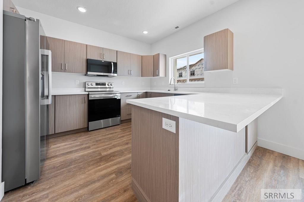 Image 10 of property listing at 569 Furrow Drive, Sugar City, ID 83448